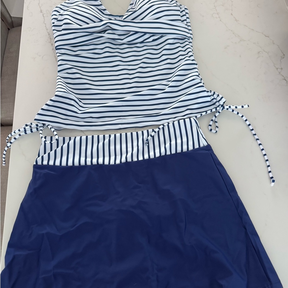 Elegant Striped Bikini Set in Navy and White
